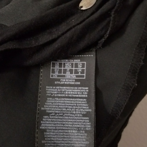 Guess keyhole back skull tee XSmall - Picture 5 of 5